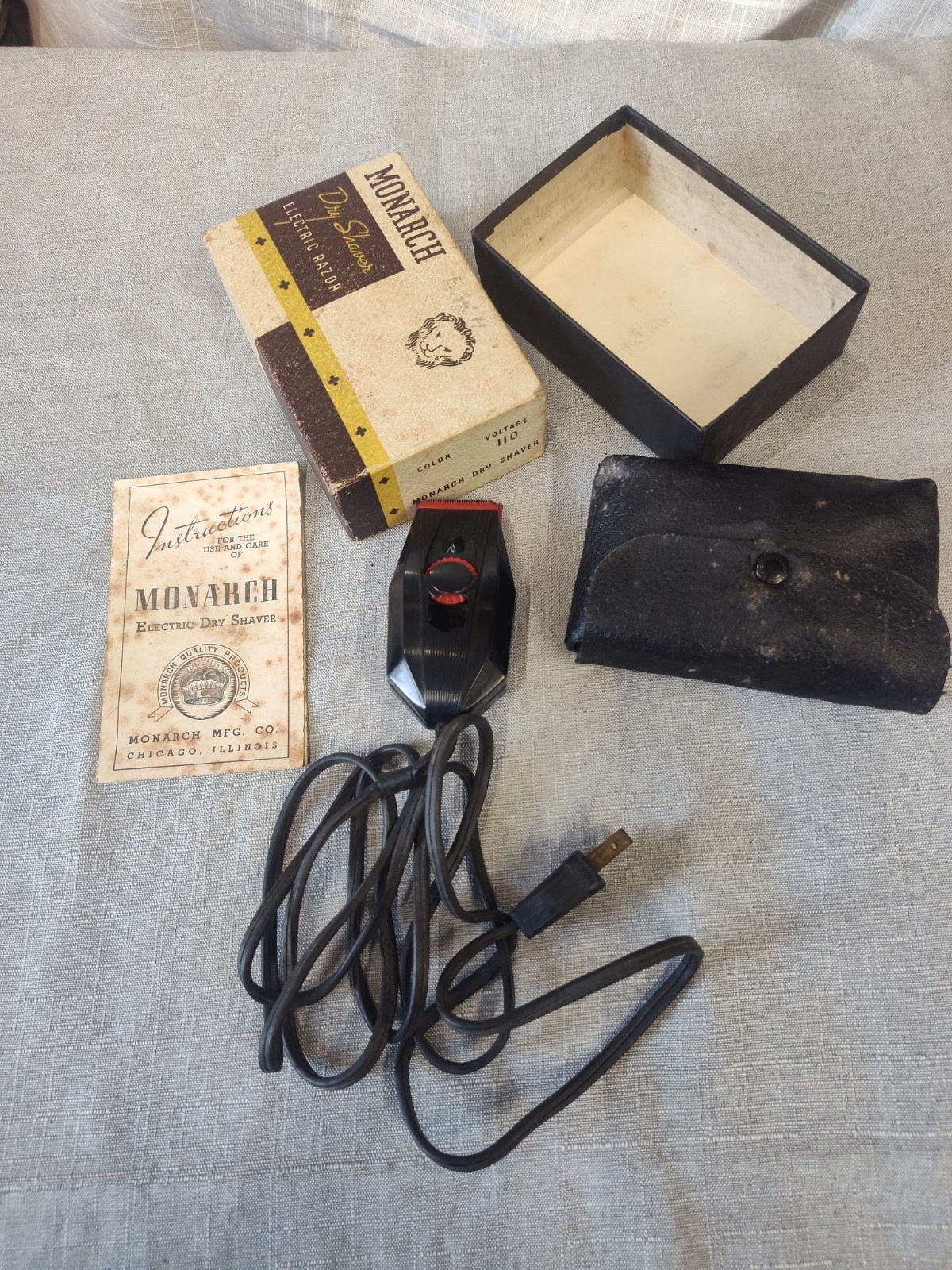 Vtg Monarch Dry Shaver Electric Razor Still Works