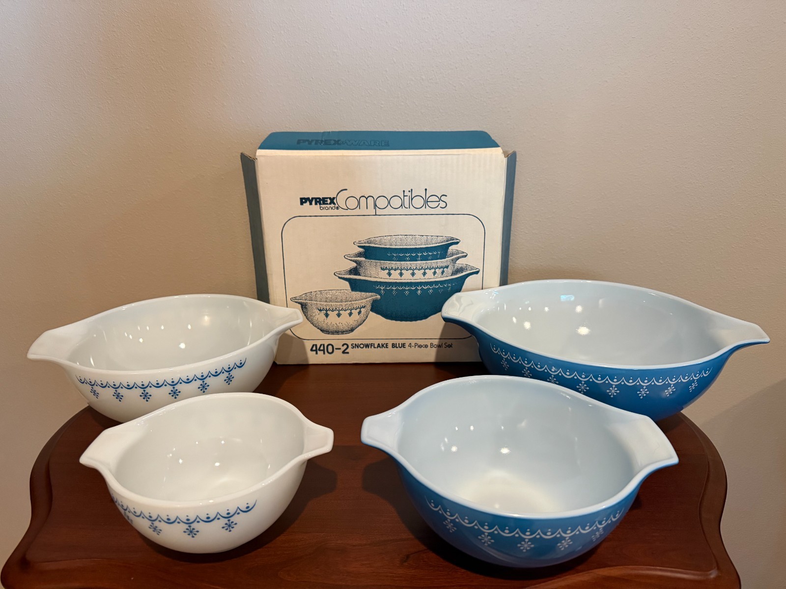 Vintage Pyrex Snowflake Blue 440-2 Cinderella Bowls 441-444 Set of 4 w/ Box