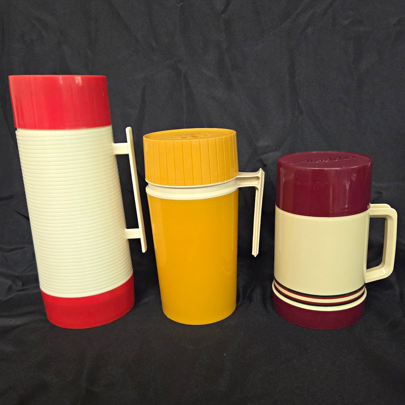 Vintage Aladdin & Thermos Vintage Plastic Beverage Jugs Lot. Glass Liners Intact