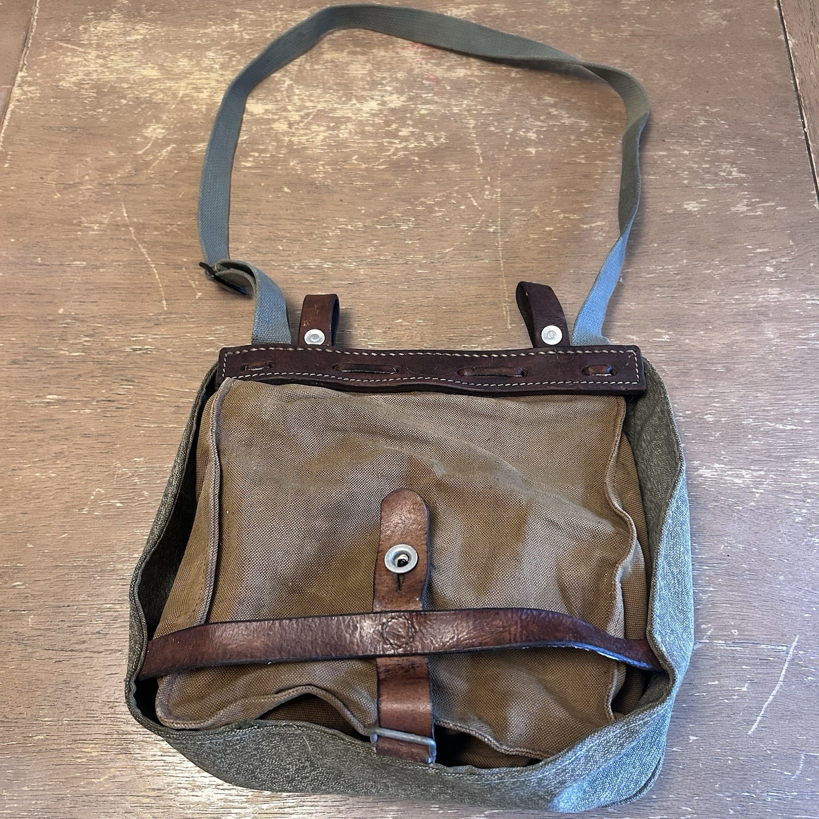 Swiss Army Bread Bag Shoulder Strap Leather & Canvas Messenger Military VTG 1962