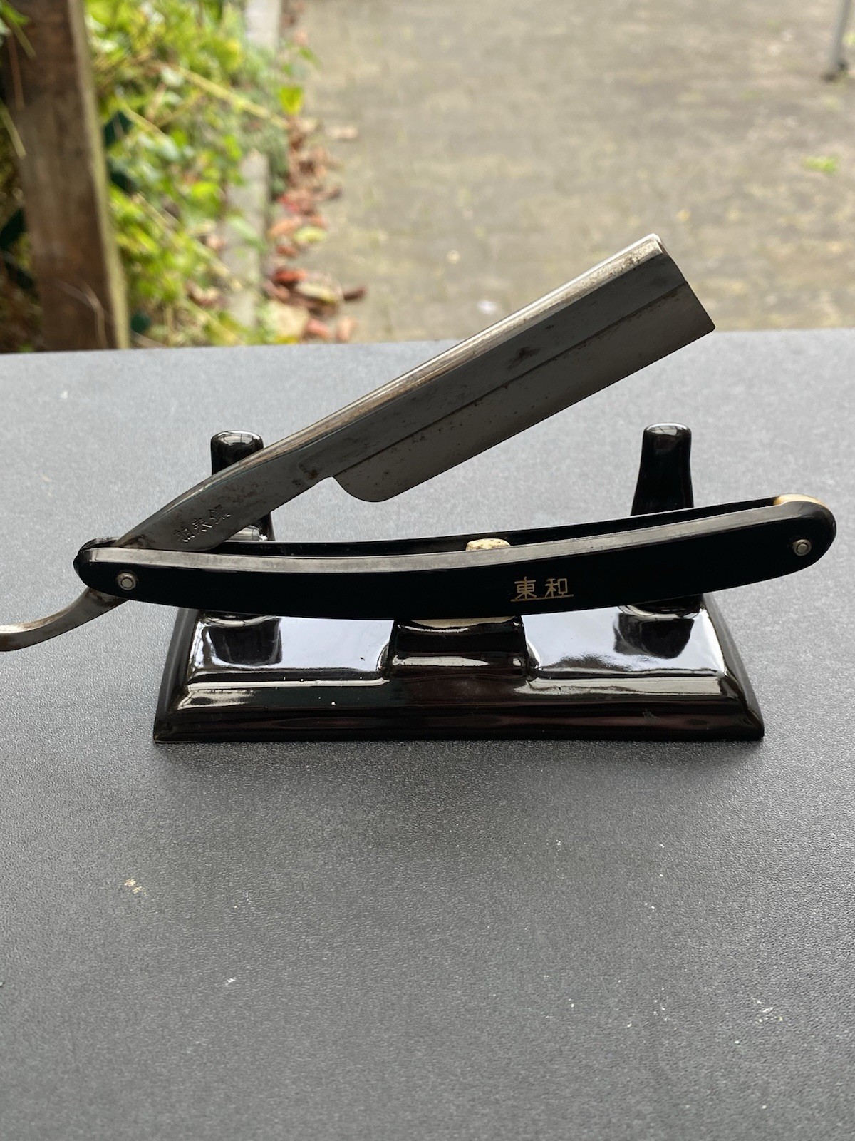 Vintage Circa ‘40’s/50’s Towa 77 Frameback Barber’s Straight Razor Made in Japan