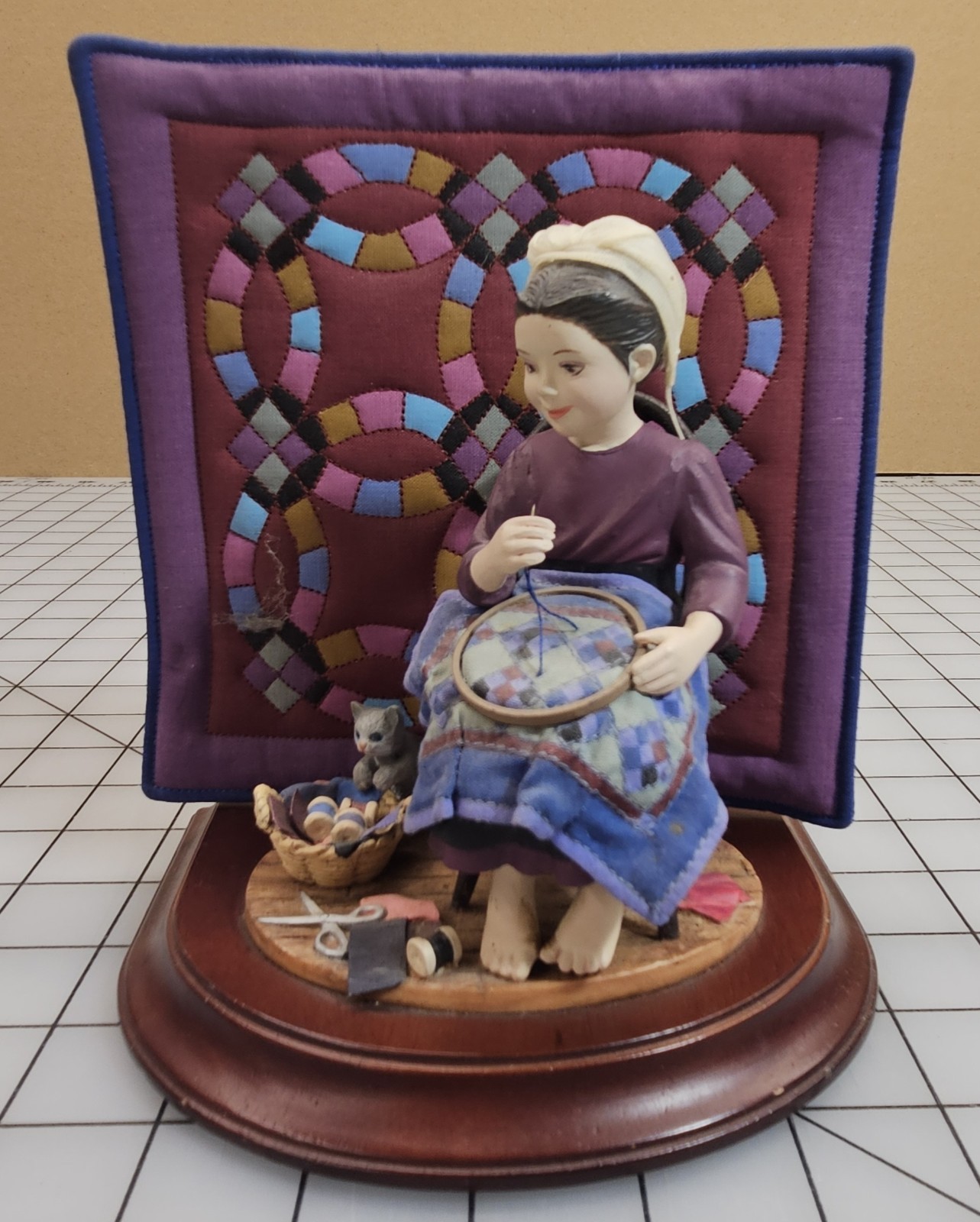 AMISH HERITAGE COLLECTION - 1993 - SPECIAL EDITION - KATIE'S FIRST QUILT #30012