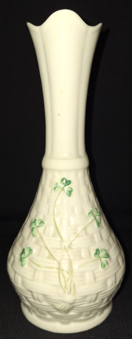 VTG w/TAG IRISH BELLEEK PORCELAIN SETANTA BASKET SHAMROCK BOUQUET 7.25\