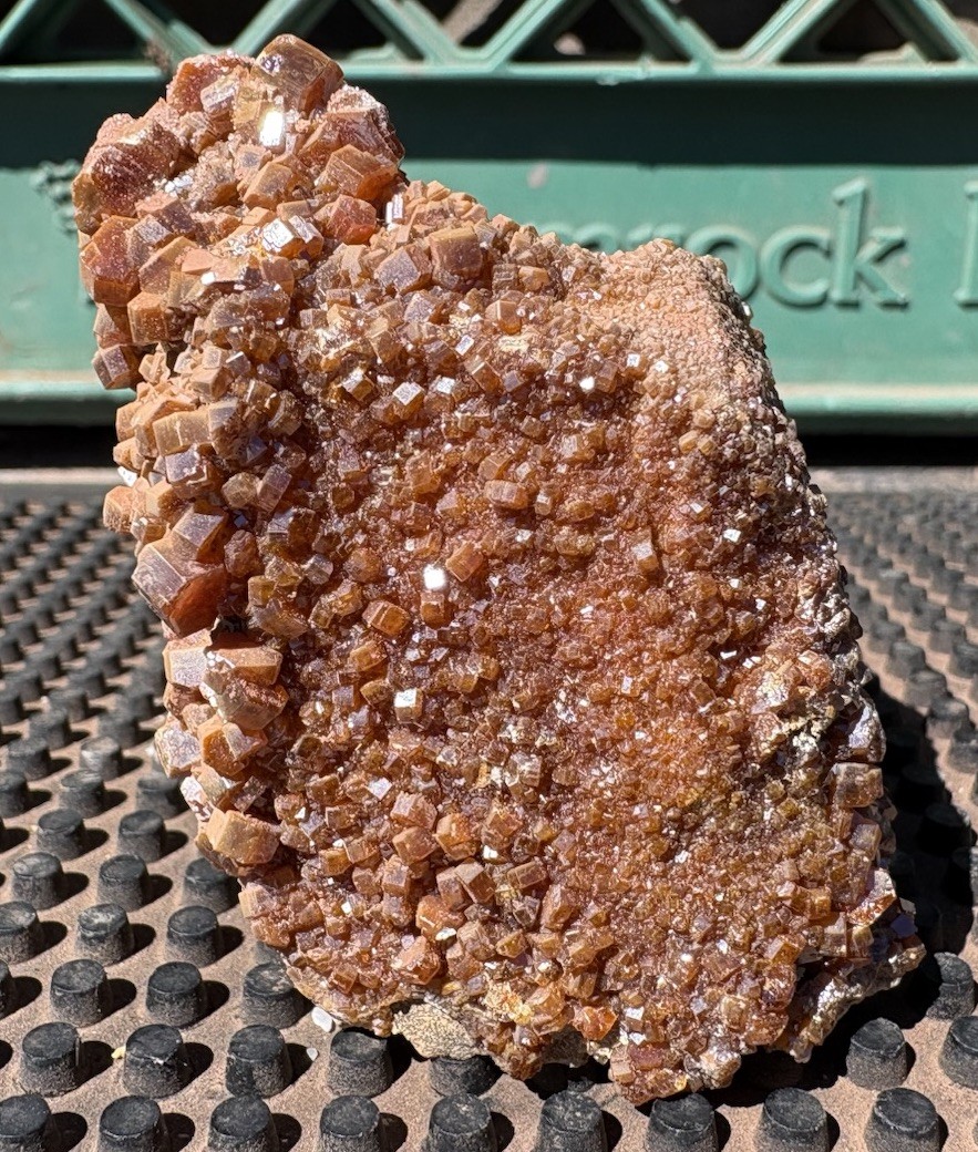 ☘️RR⛏️:360 Sparkly Flashy Vanadinite On Matrix Rock, Morocco, 7.7 Oz