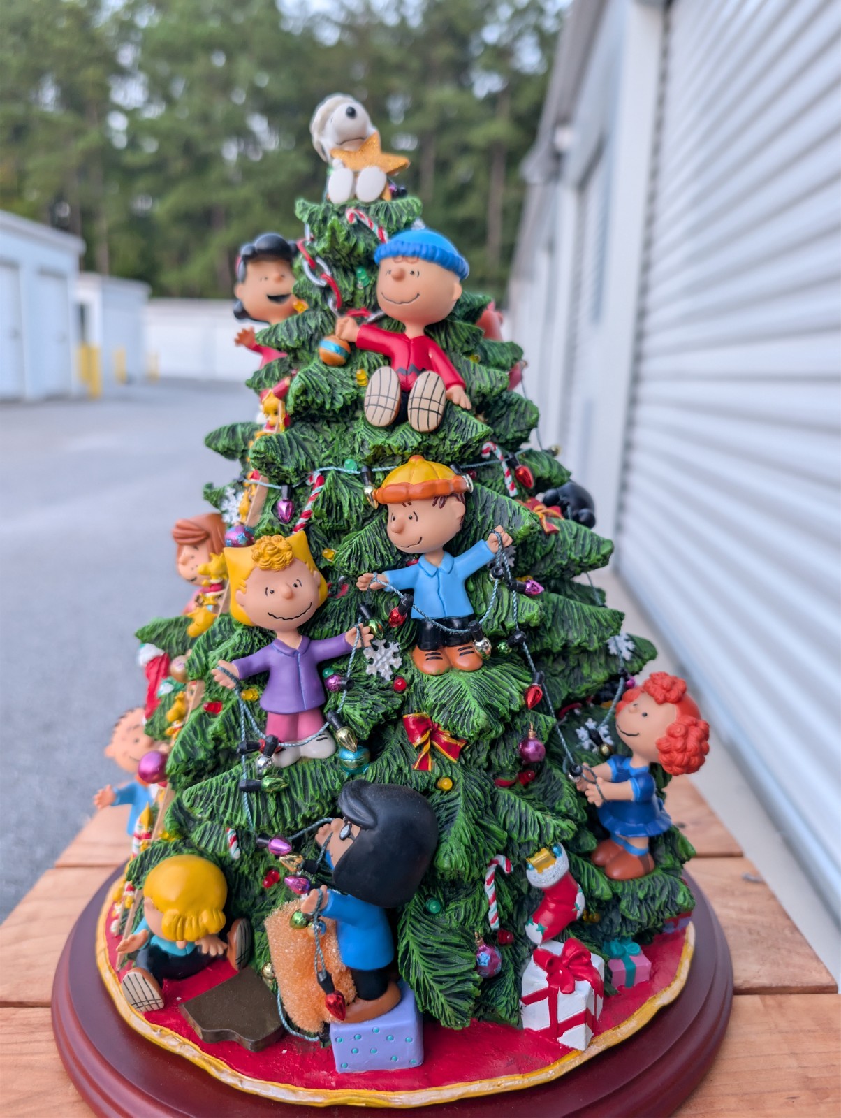 Peanuts Danbury Mint Holiday Christmas Tree Illuminated 2003 with Bulb tweezers