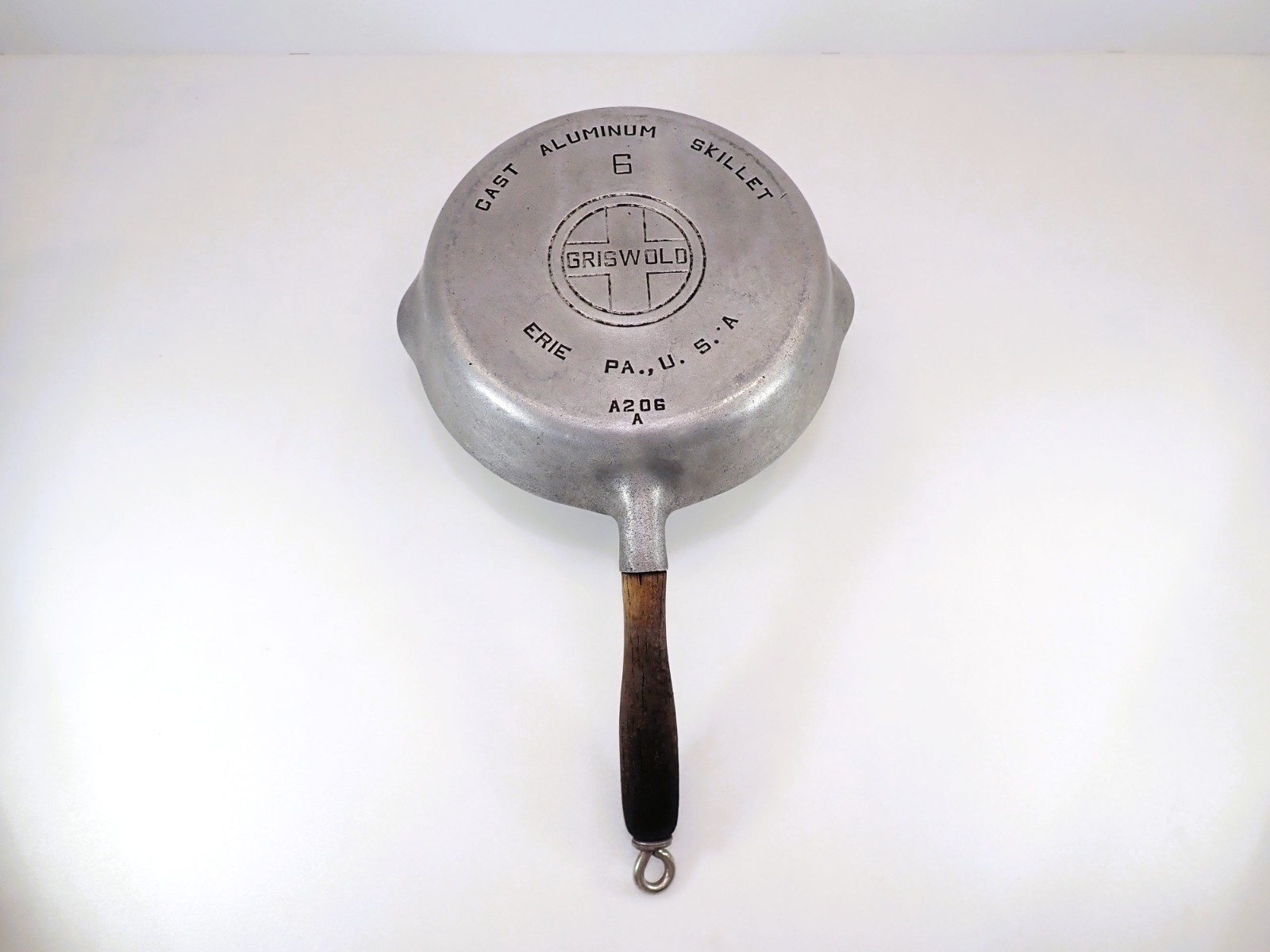 Vintage Griswold #6 Cast Aluminum Skillet A206 A Wood Handle Sits Flat