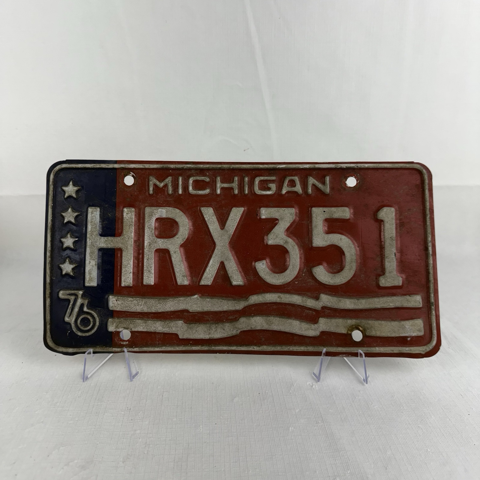 VINTAGE 1976 MICHIGAN BICENTENNIAL LICENSE PLATE Minor Flaws