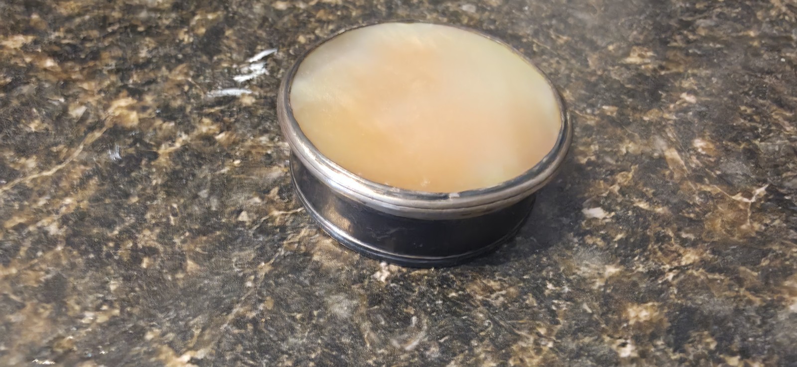 Antique Victorian Mother of Pearl Silver Round Snuff Pill Patch Box 2