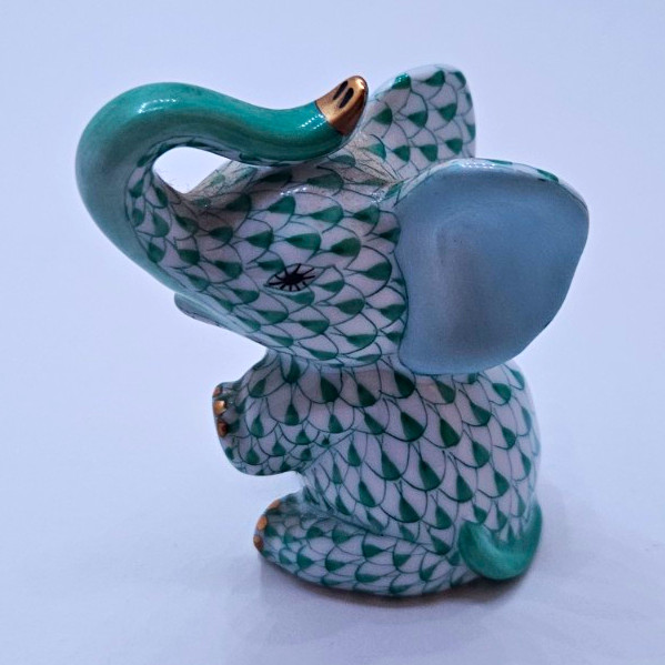 Herend Hungary Handpainted Porcelain Elephant Figurine Green Fishnet