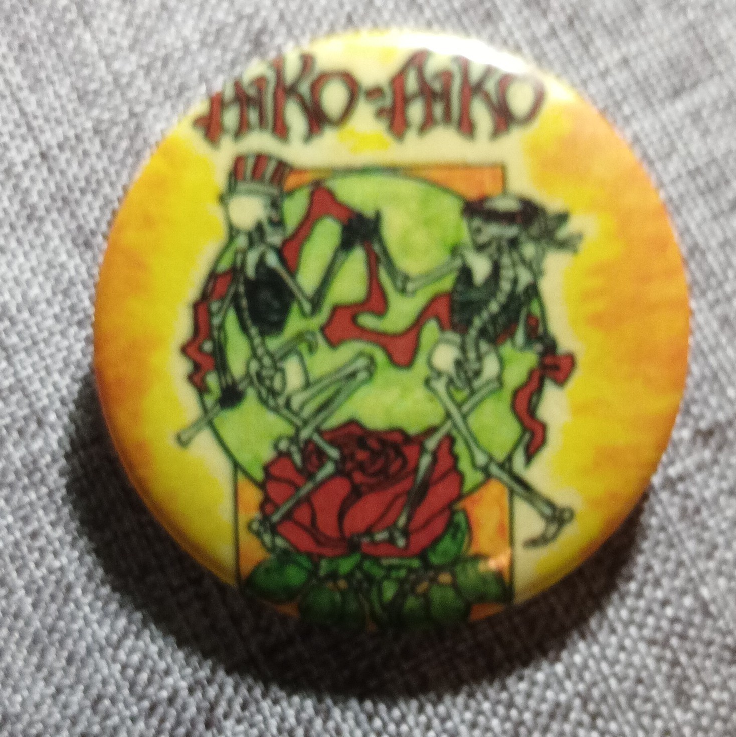 Vintage Grateful Dead pinback button. 