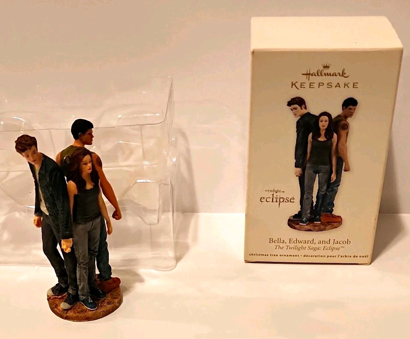 Hallmark Keepsake 2011 The Twilight Saga Eclipse Ornament Bella Edward Jacob