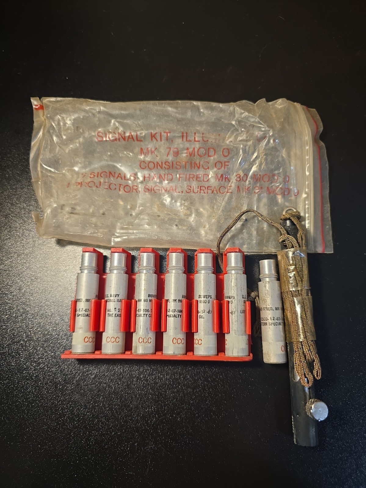 MK 79 Mod 0  Signal Kit Vietnam Era MRE Survival Ration(1967?)