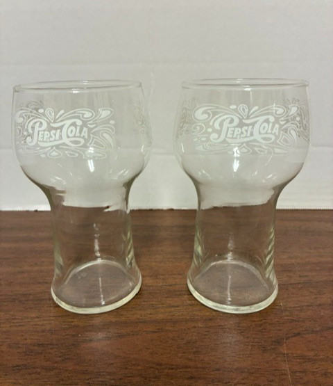 VTG 1970\'s Pepsi Cola Logo Soda Pop Fountain Bulb Shape Glasses 16 oz Set of 2