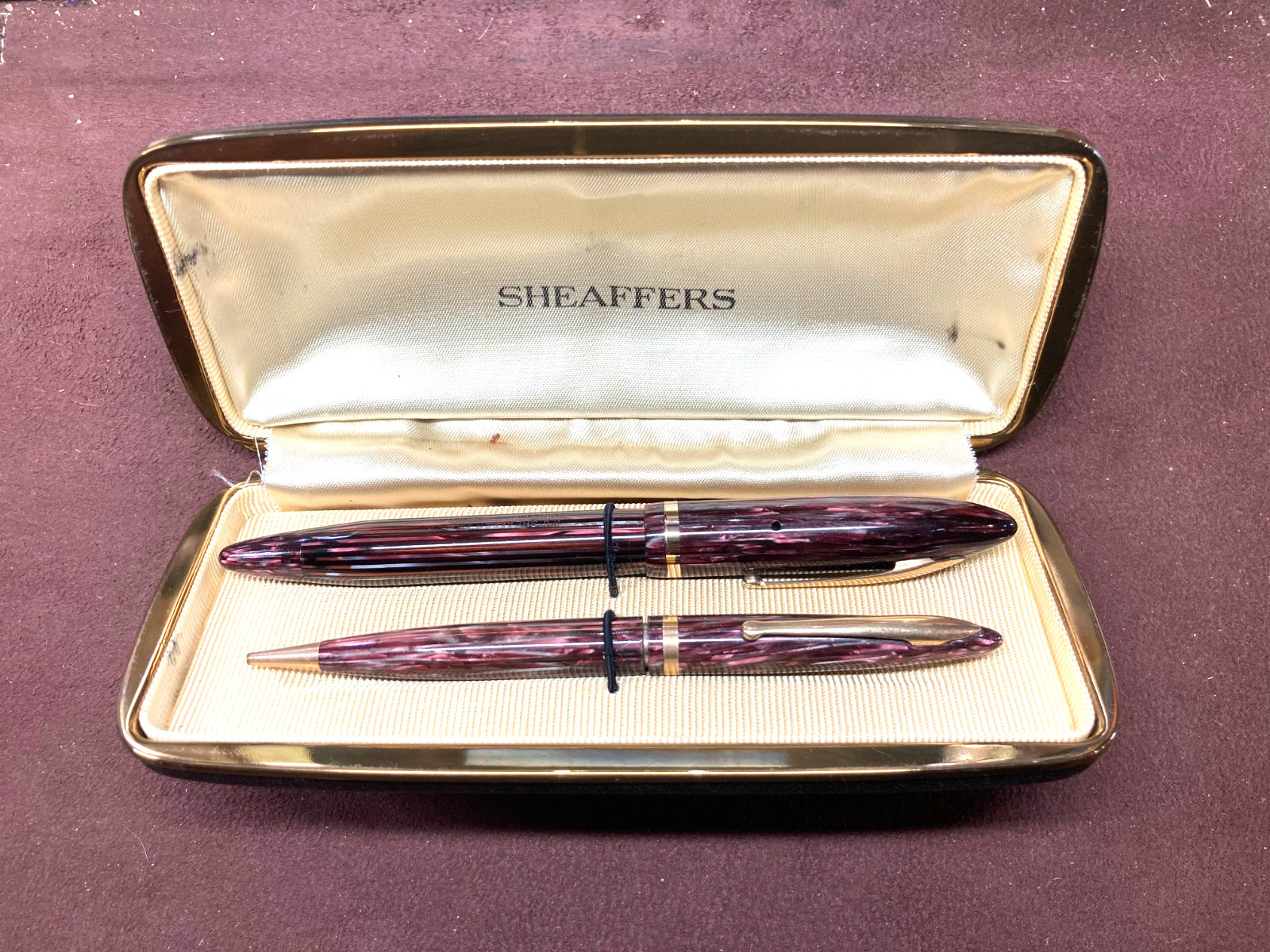 SHEAFFER LARGE ROSEGLOW SET IN BOX SUPERB