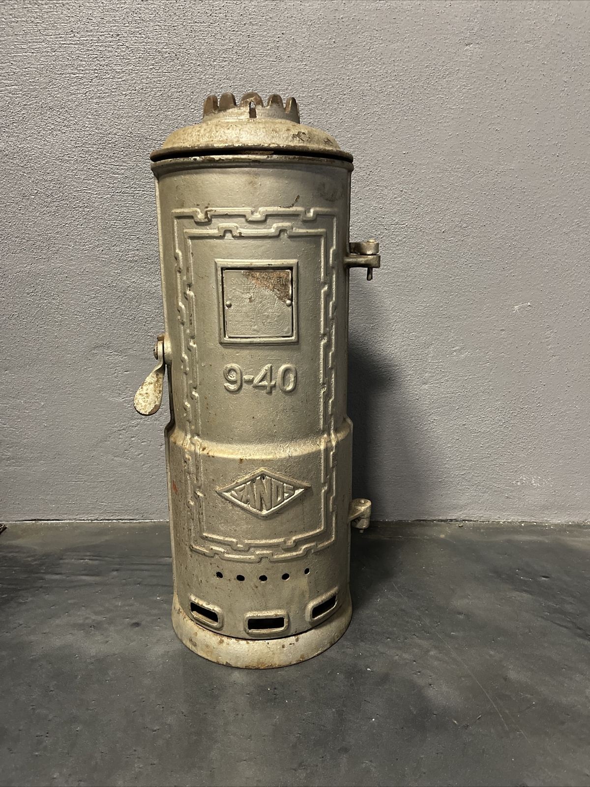 VINTAGE SANDS CAST IRON WATER HEATER 9-40 