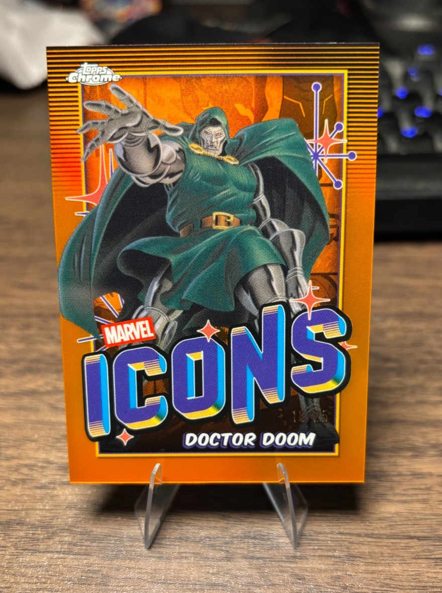 2025 Topps Chrome Marvel Doctor Doom MI-1 Marvel Icons Orange Refractor /25