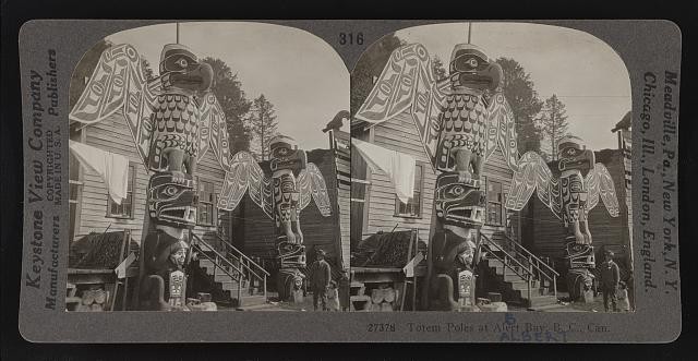 Photo:Albert Bay B.C. Canada 1910s Totem Poles Native House Exterior