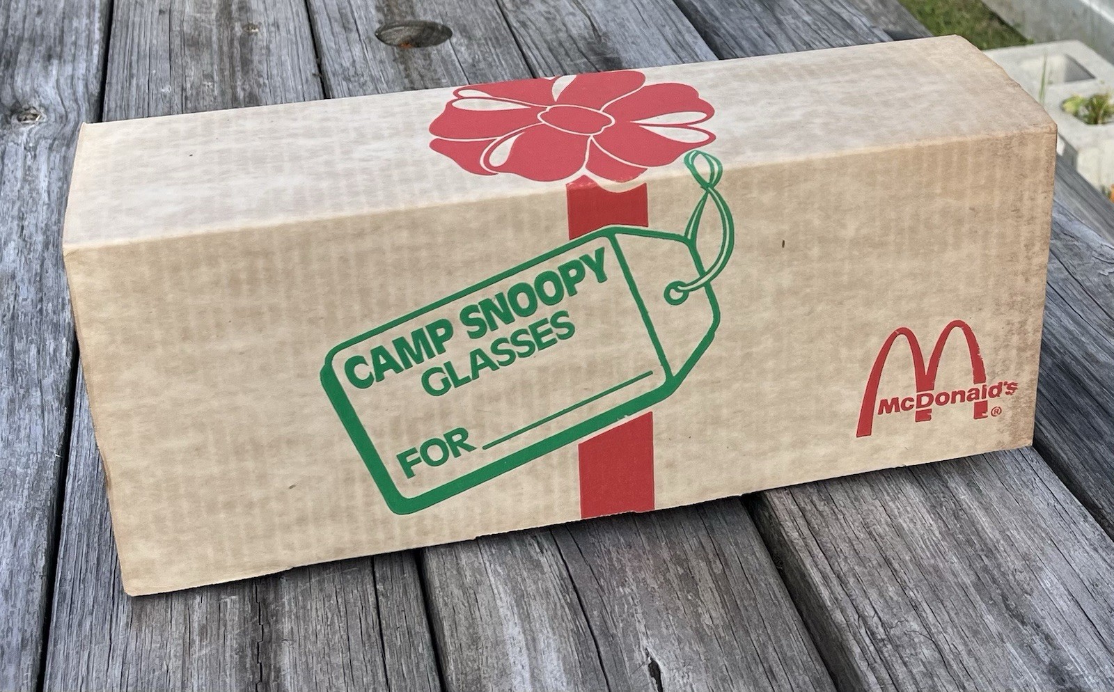 1983 Promotional McDonalds Camp Snoopy Glasses Peanuts Cardboard Case 80\'s