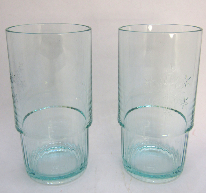Vtg. Tupperware NOS, Preludio Green Snowflake Acrylic 14 oz Tumbers, Set of 2.