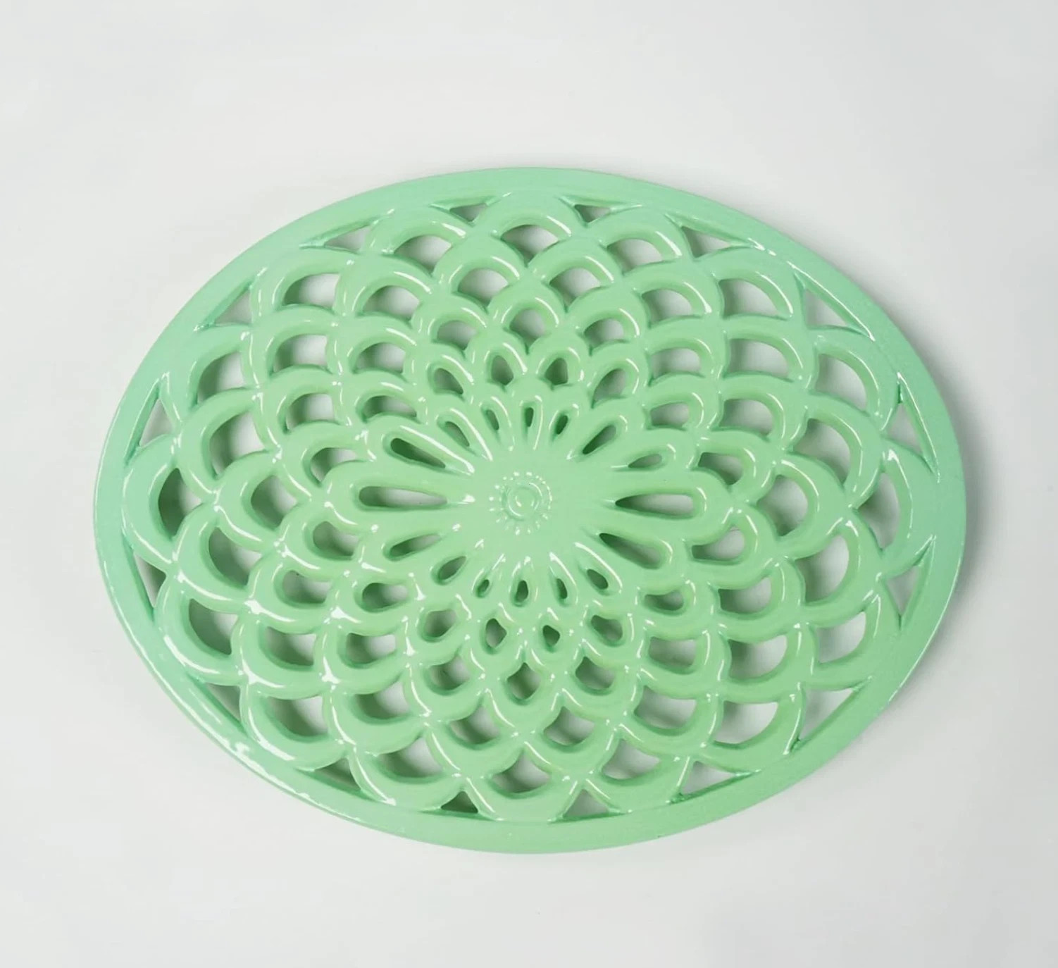 Enameled Cast Iron Oval Trivet with Rubber Pegs Metal Trivet for Hot Dishes