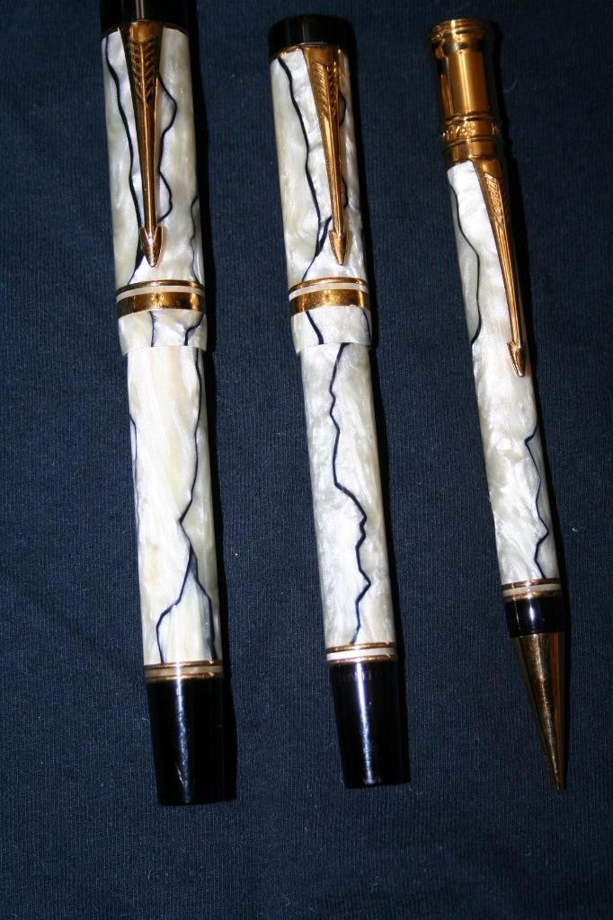 RARE MINT Parker Duofold Centennial Pearl & Black 3-Pc Set Fountain Pen 18K EF