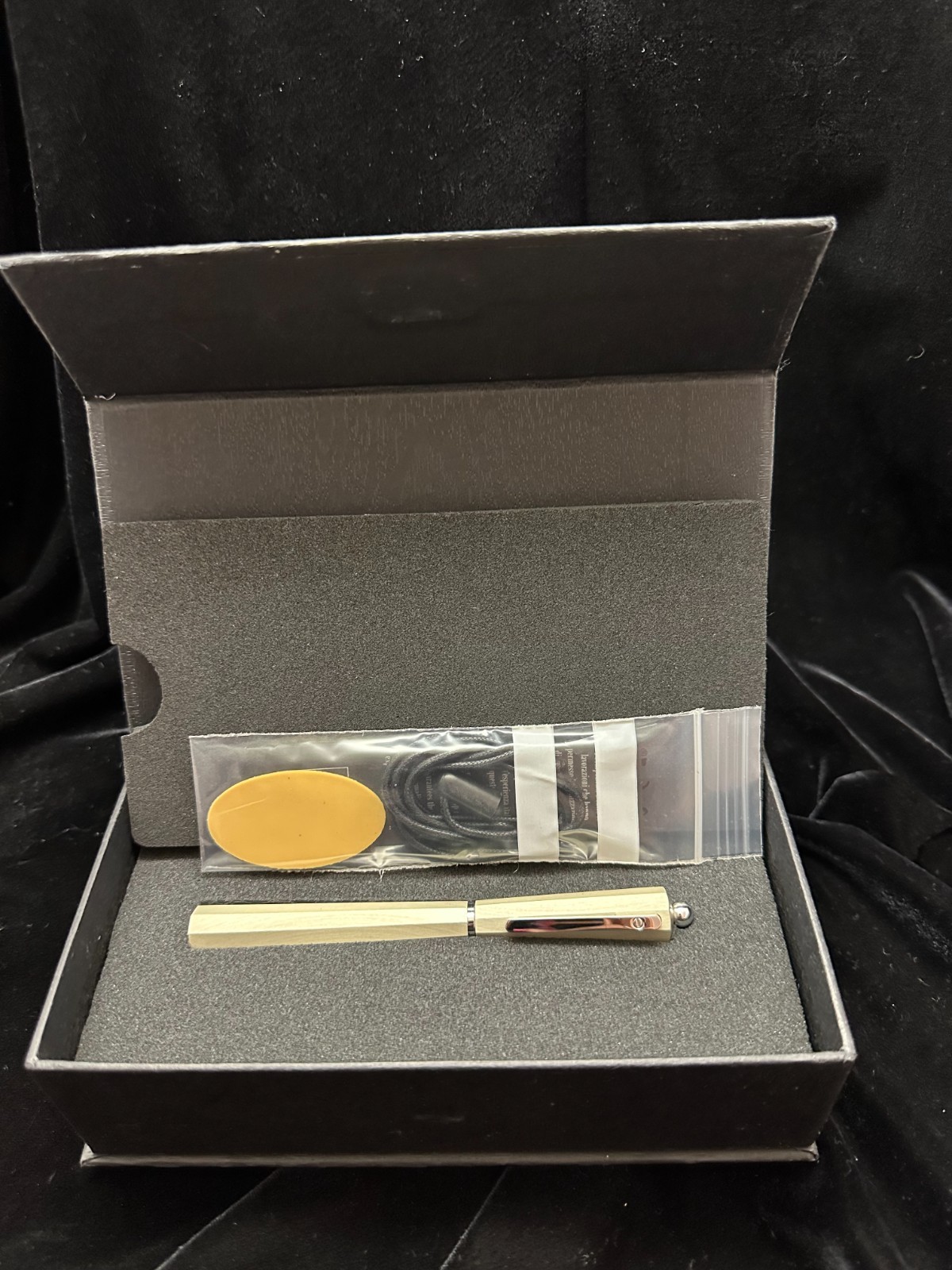 MOKA ballpoint pen by GIULIANO MAZZUOLI - Vintage Ivory Aluminum - NEW