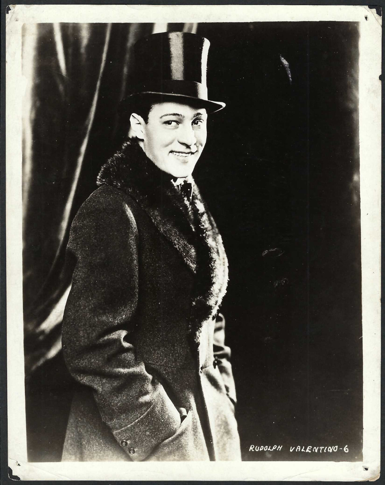 RUDOLPH VALENTINO VINTAGE ORIGINAL PHOTO ICONIC HOLLYWOOD ACTOR MOVIE PORTRAIT