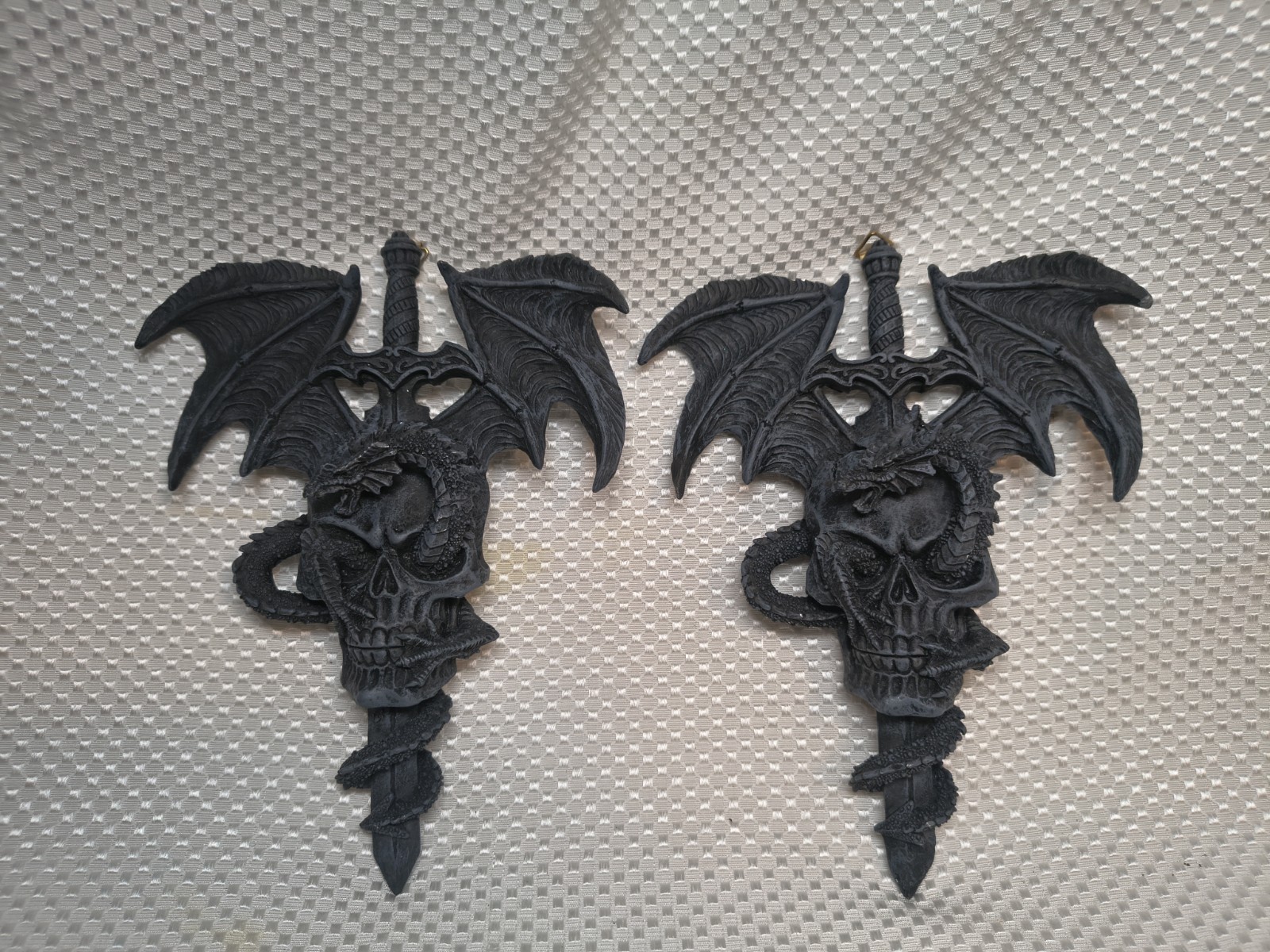 Summit Collection Dragon Skull Dagger Plaque Set Gothic Halloween Decor Resin 2