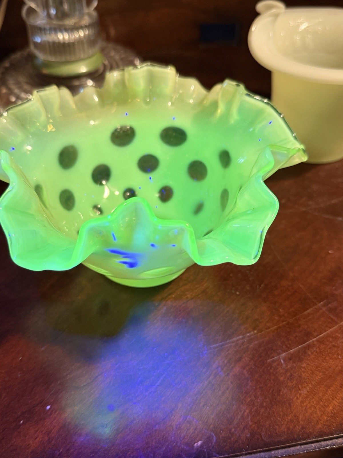 Rare VTG Fenton Coin Dot Bowl Topaz Opalescent Double Crimp Cased Glass Glows UV
