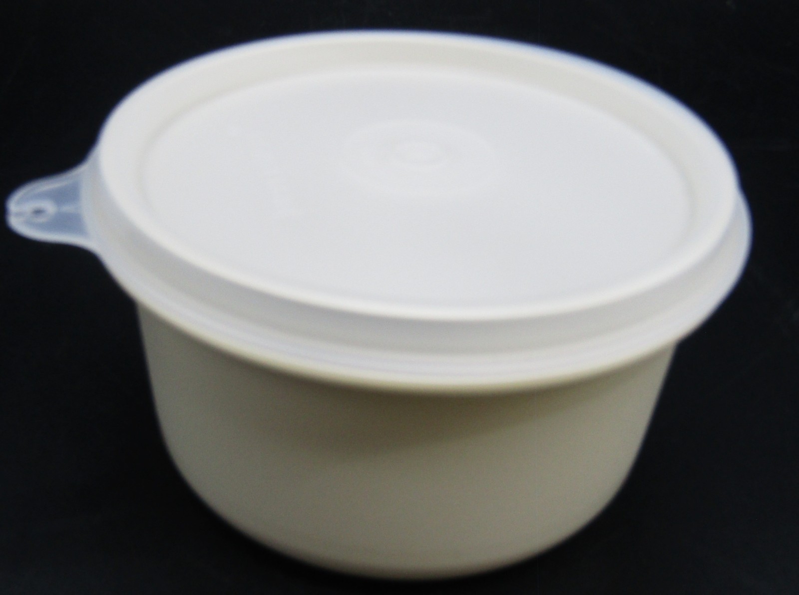 NOS Tupperware Almond Dip Container 1667-9 with Shear Lid
