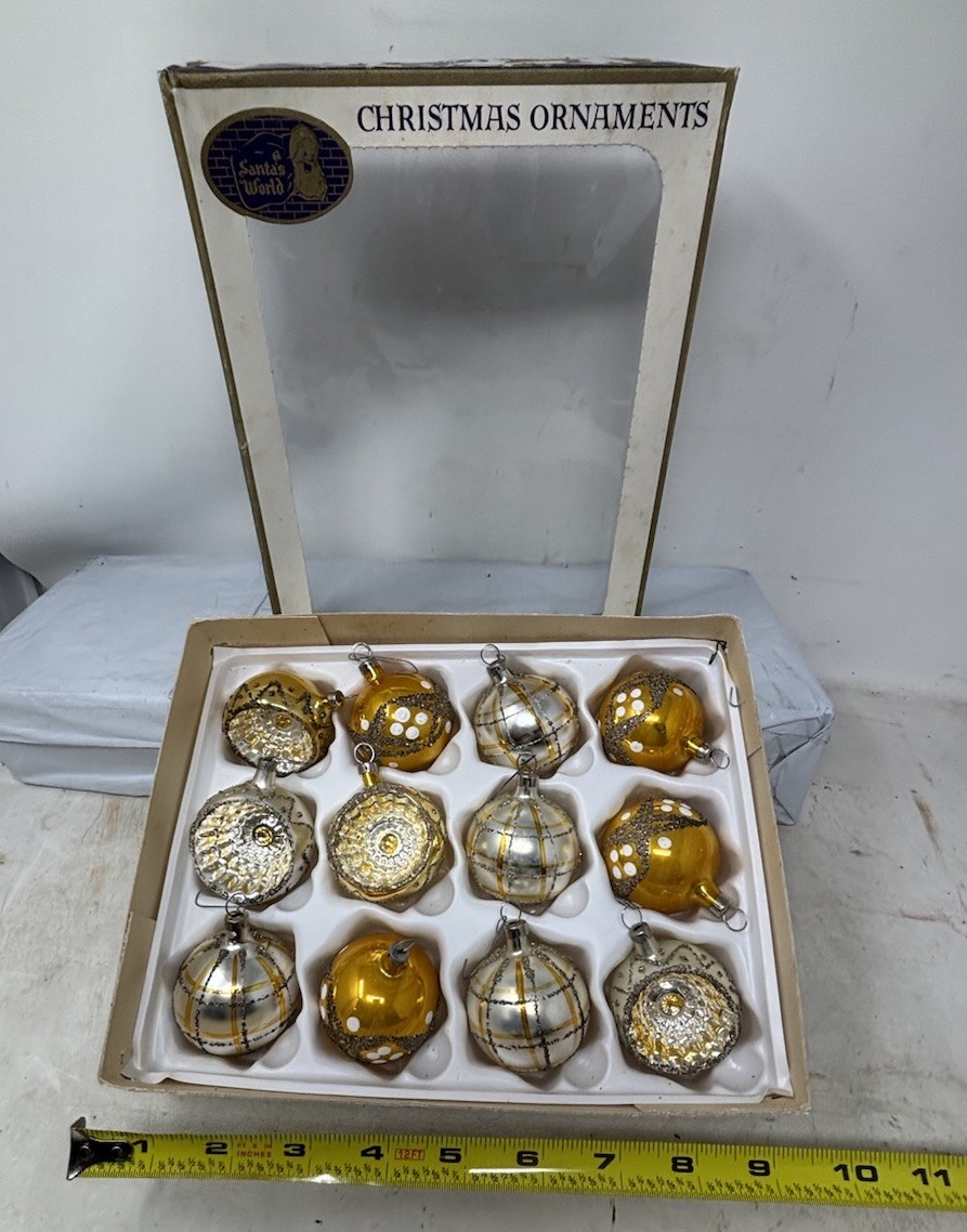 Vintage Kurt Adler Santa\'s World 12 Round Glass Christmas Ornaments Original Box