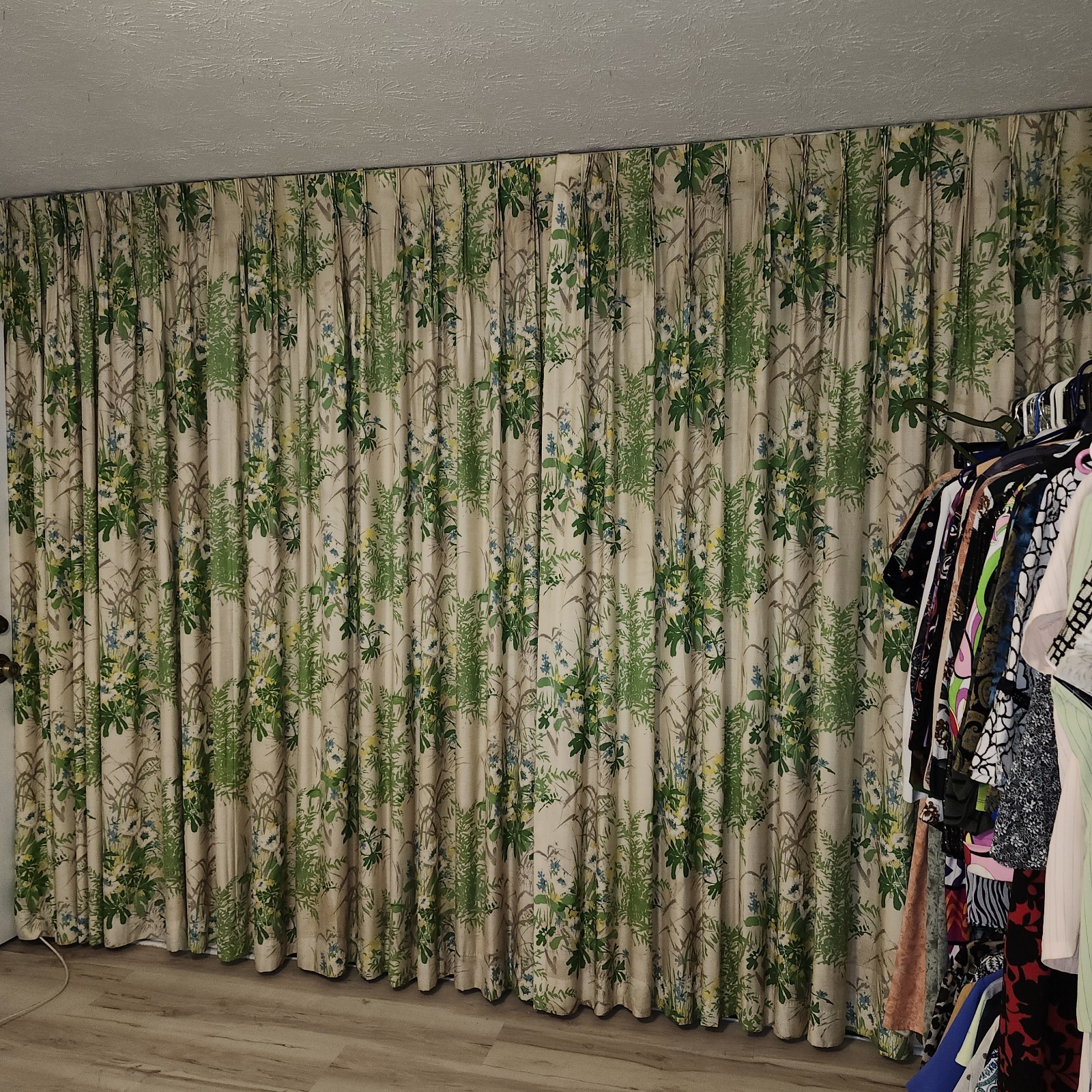 Vintage  Pinch Pleat Curtains 2 panels 39\
