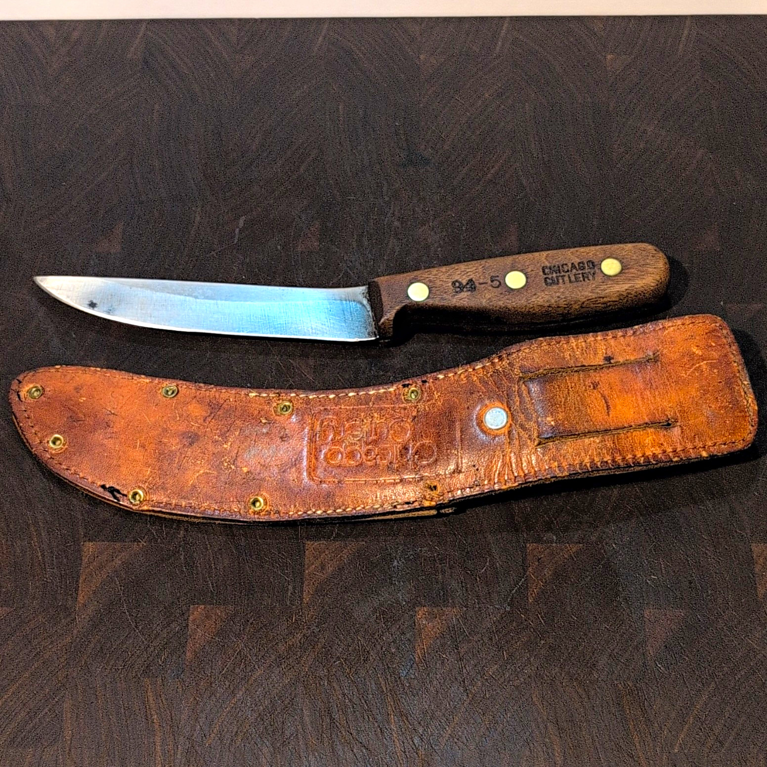 Vintage Chicago Cutlery model 94-5 fixed-blade hunting and skinning knife