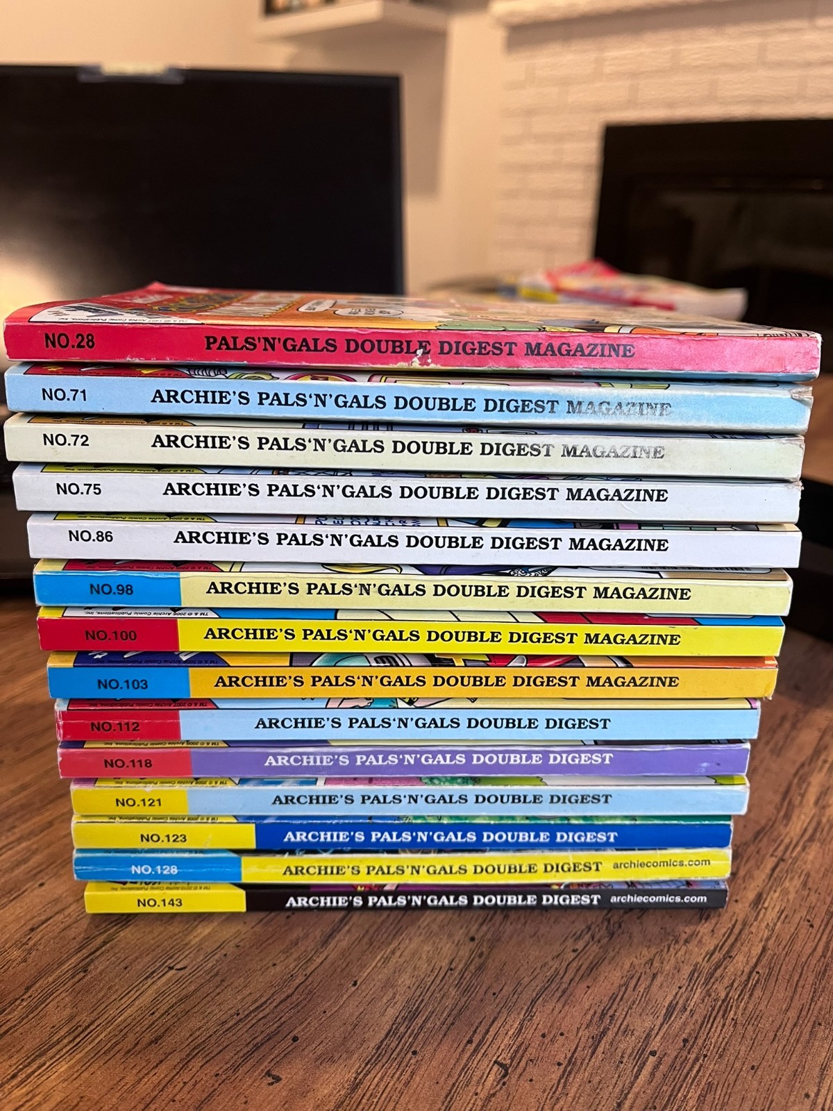 Archie's Pals n Gals Double Digest Lot of 14 Comics 28-143 Archie Betty Veronica