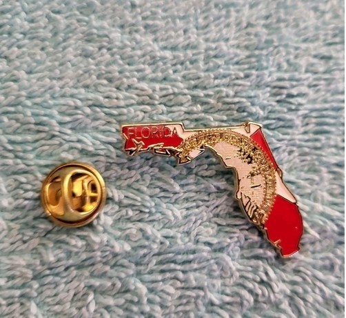 Florida Travel Souvenir Lapel Pin Map Shape PREMIUM QUALITY