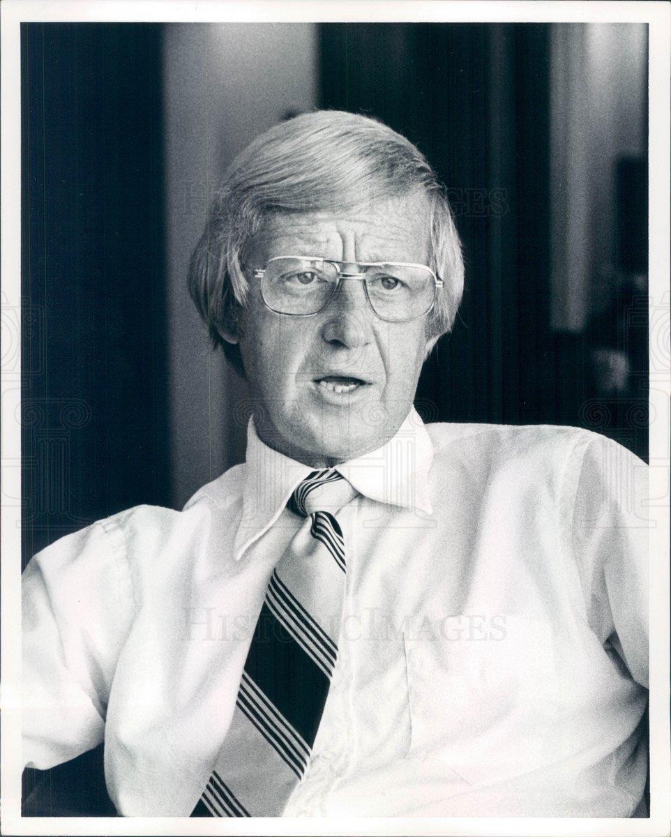 Undated Press Photo HOF American Football  Lou Holtz - snb2375