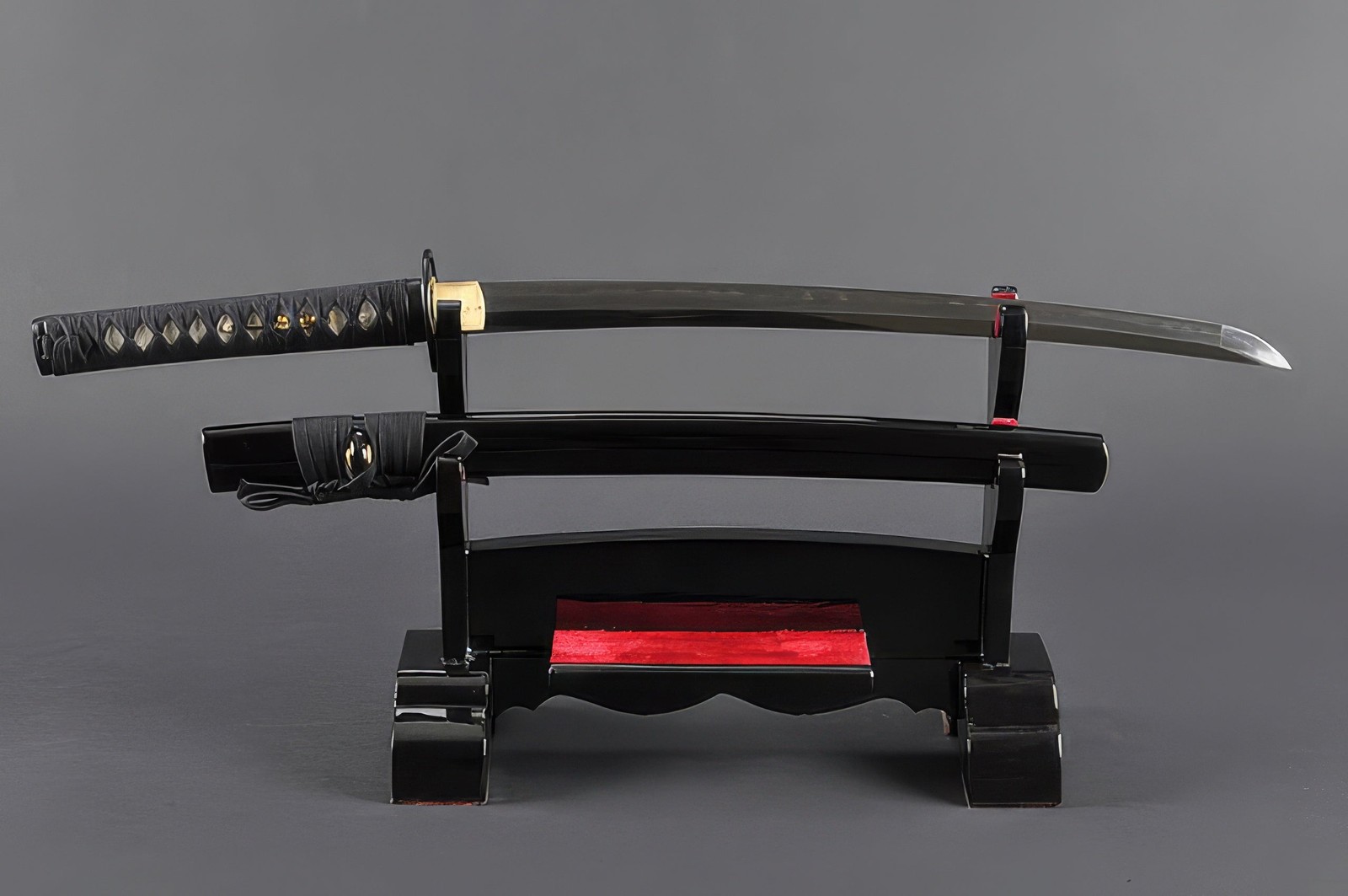 Tomoe Crest Wakizashi - Damascus Steel Hand Forged Full Tang Battle Ready