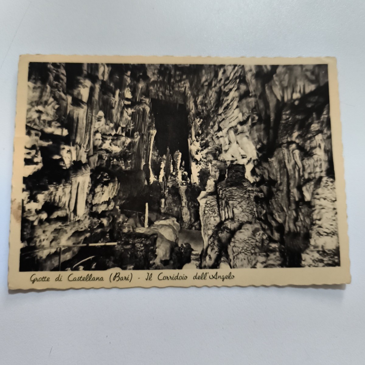 GROTTE DI CASTELLANA BARI IL CORRIDOIO DELL\'ANGELO VINTAGE POSTCARD TRAVELLED