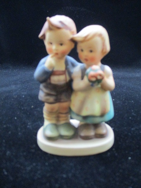 Vintage Goebel M.I. Hummel “We Congratulate” HUM 220 Boy & Girl Porcelain Figuri