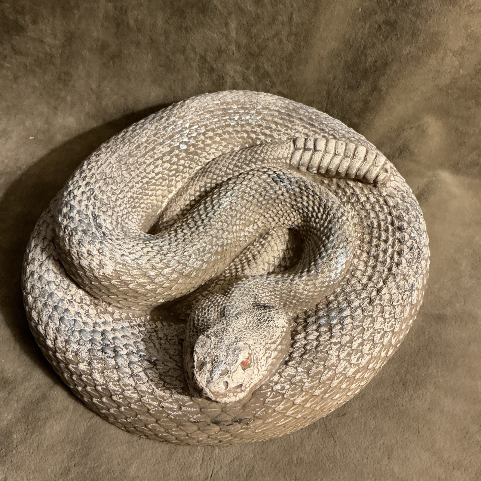 Rare ‘40s Welch novelty Company San Angelo Texas coiled rattlesnake ashtray/dish