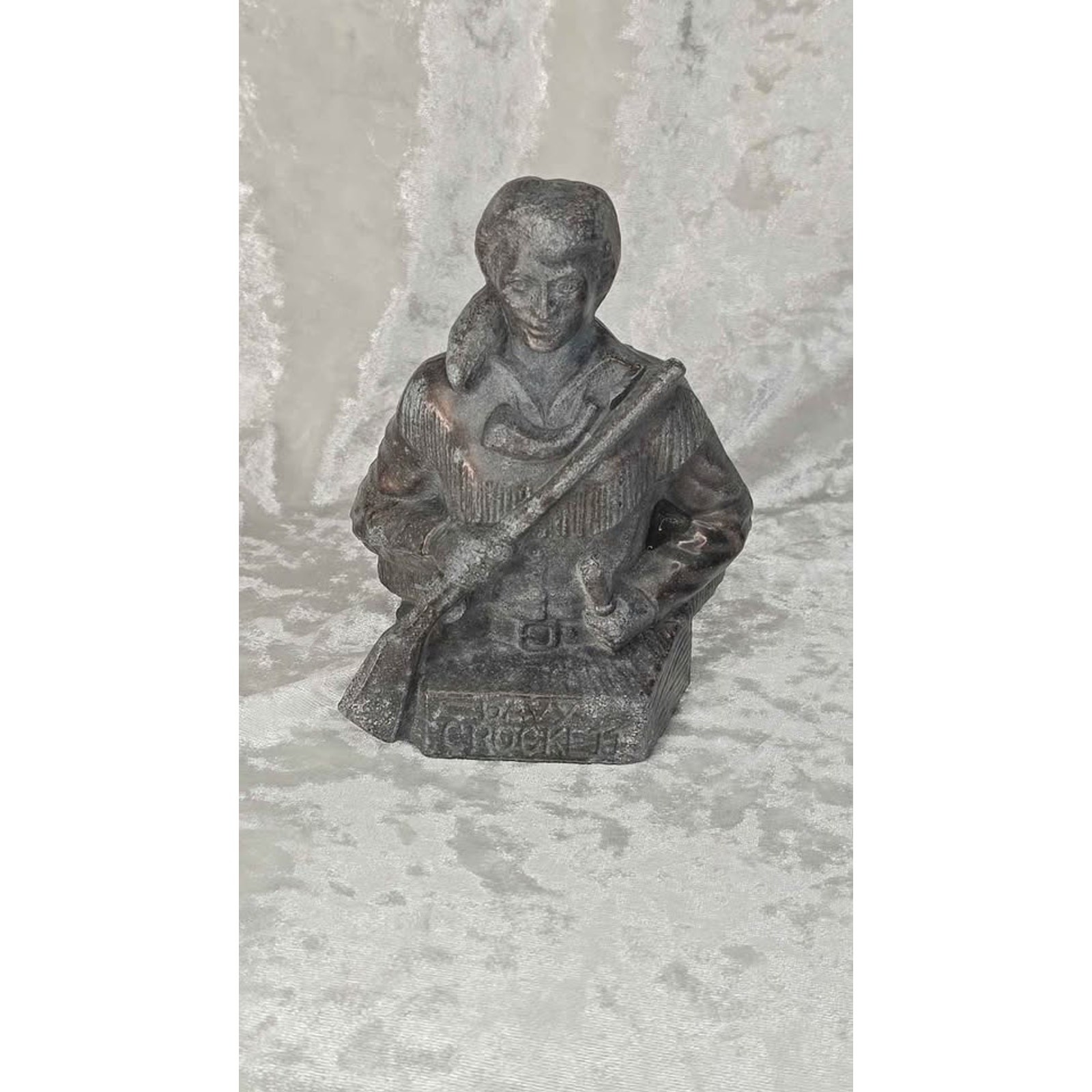 Vintage 1950s Davy Crockett Bust Coin Bank Cast Metal Bronze Finish Still Bank