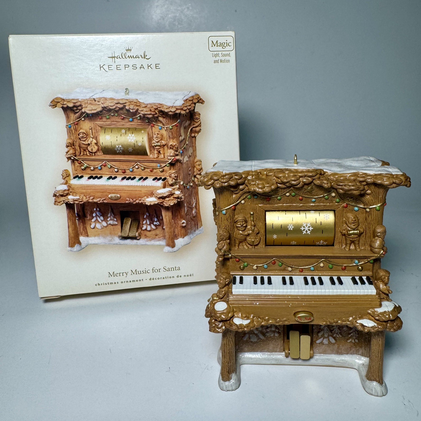 2007 Hallmark Keepsake Merry Music for Santa Light Sound Motion Magic Ornament