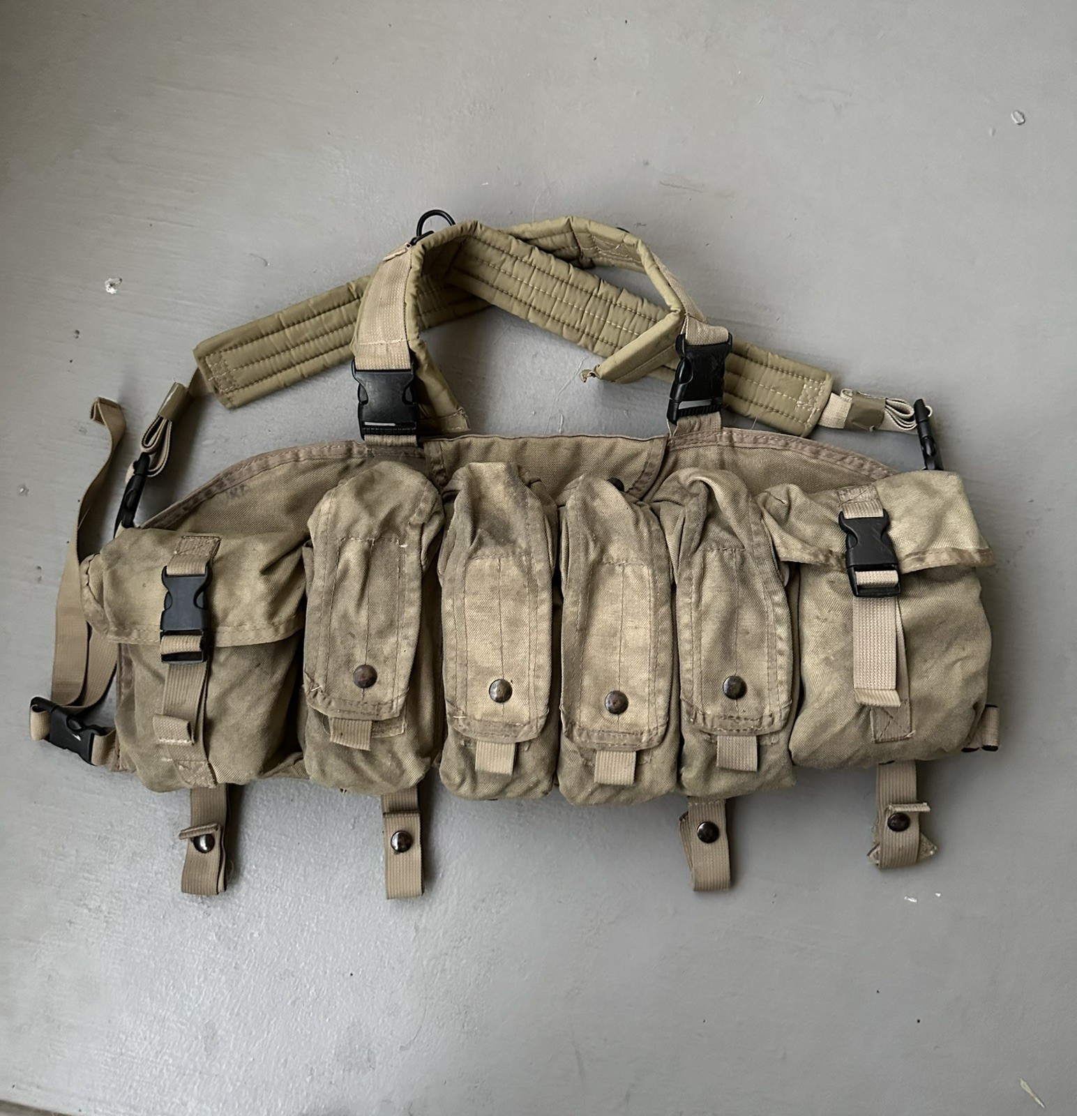 Oldgen Blackhawk Industries Commando Chest Rig Tan Made in USA Chesapeake VA