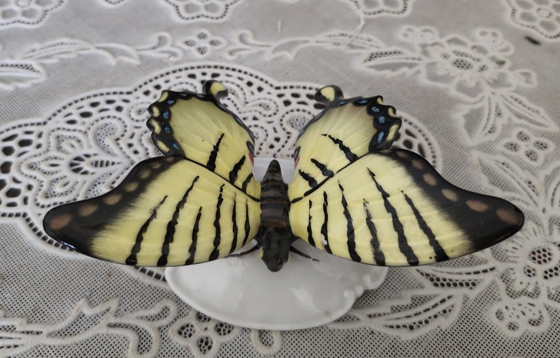 Vintage Rosenthal Figurine Classic Rose Yellow Butterfly #1835 Signed Germany
