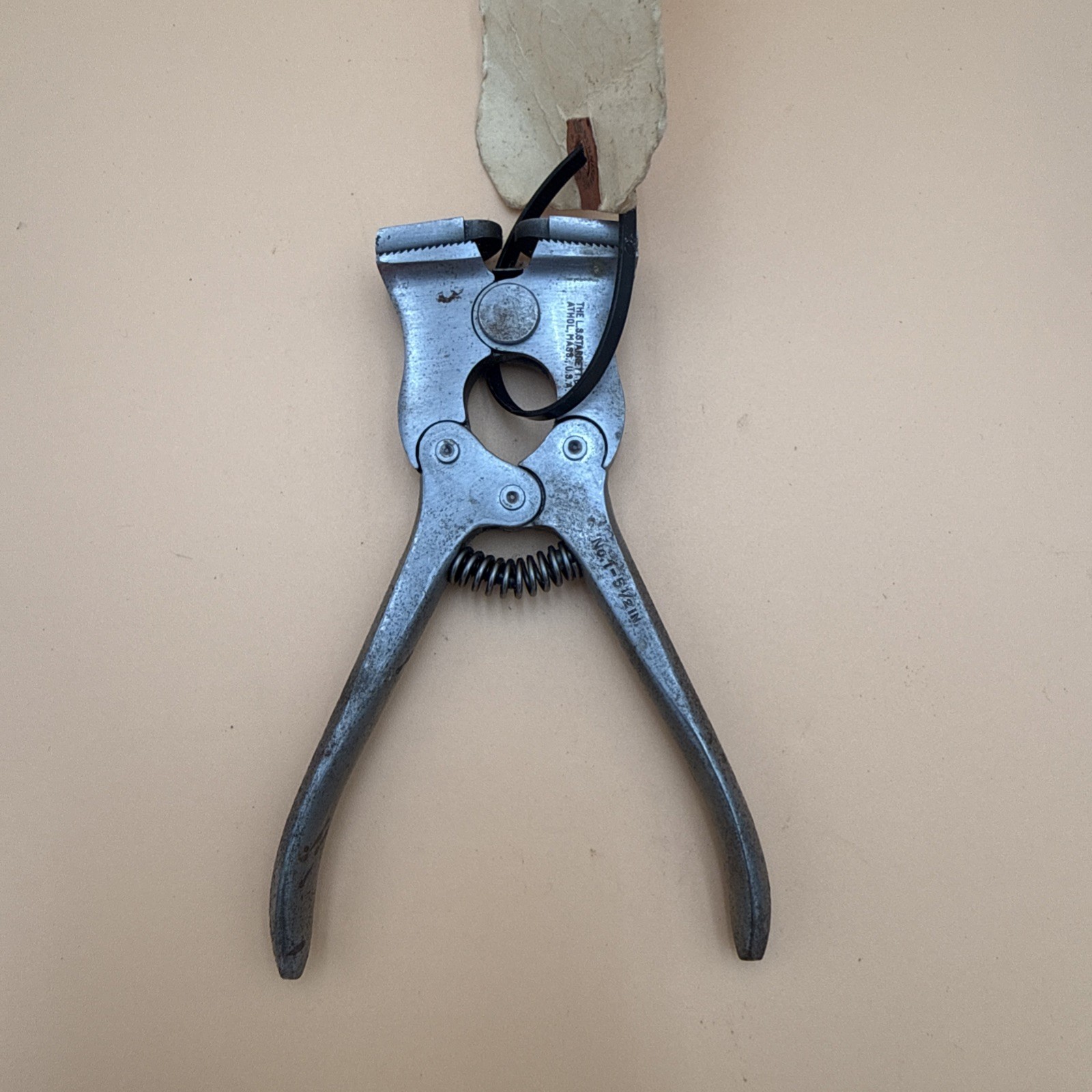 VINTAGE EARIY L S STARRETT MUSIC WIRE CUTTER, No. 1-5 1/2 in