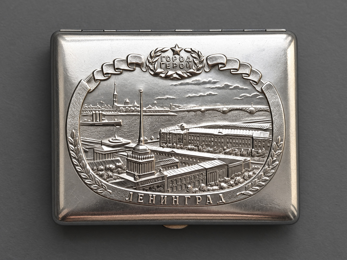 Vintage Soviet Cigarette Case Leningrad-city hero ,USSR. Metal . USSR. 60s