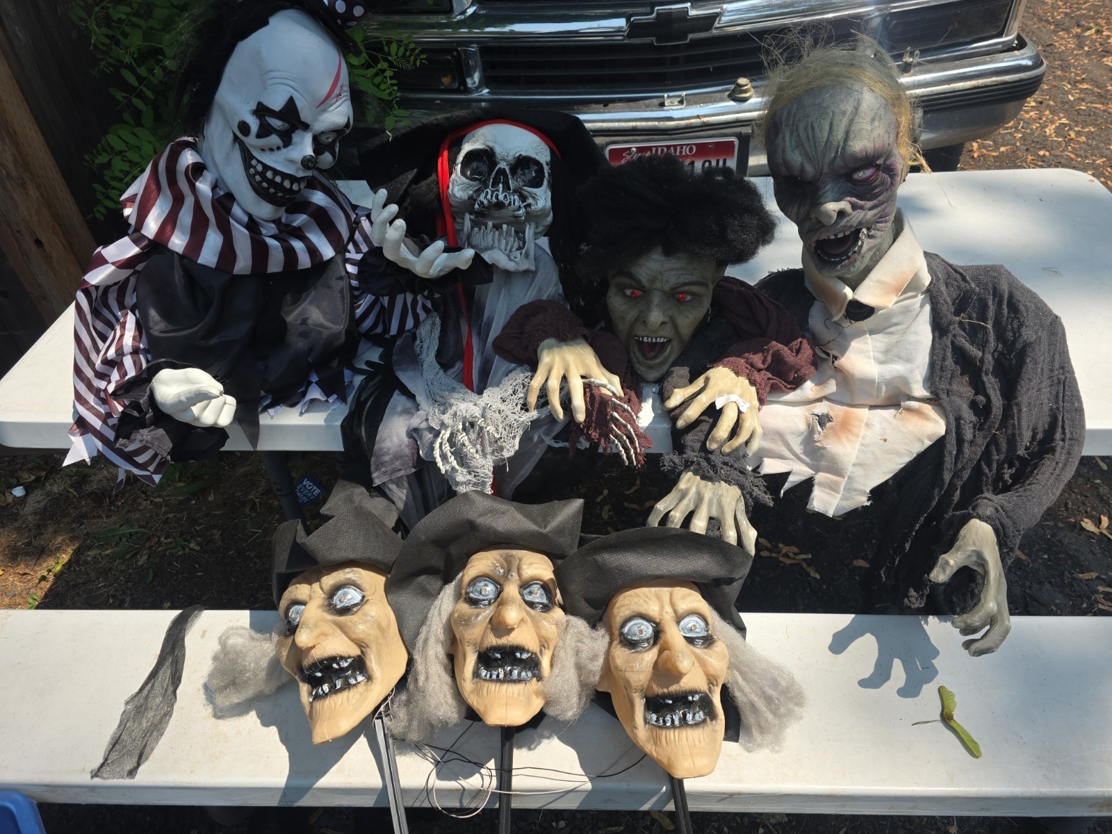 Mixed Lot Vintage Halloween Prop Severed Heads Life Size Blood Creatures