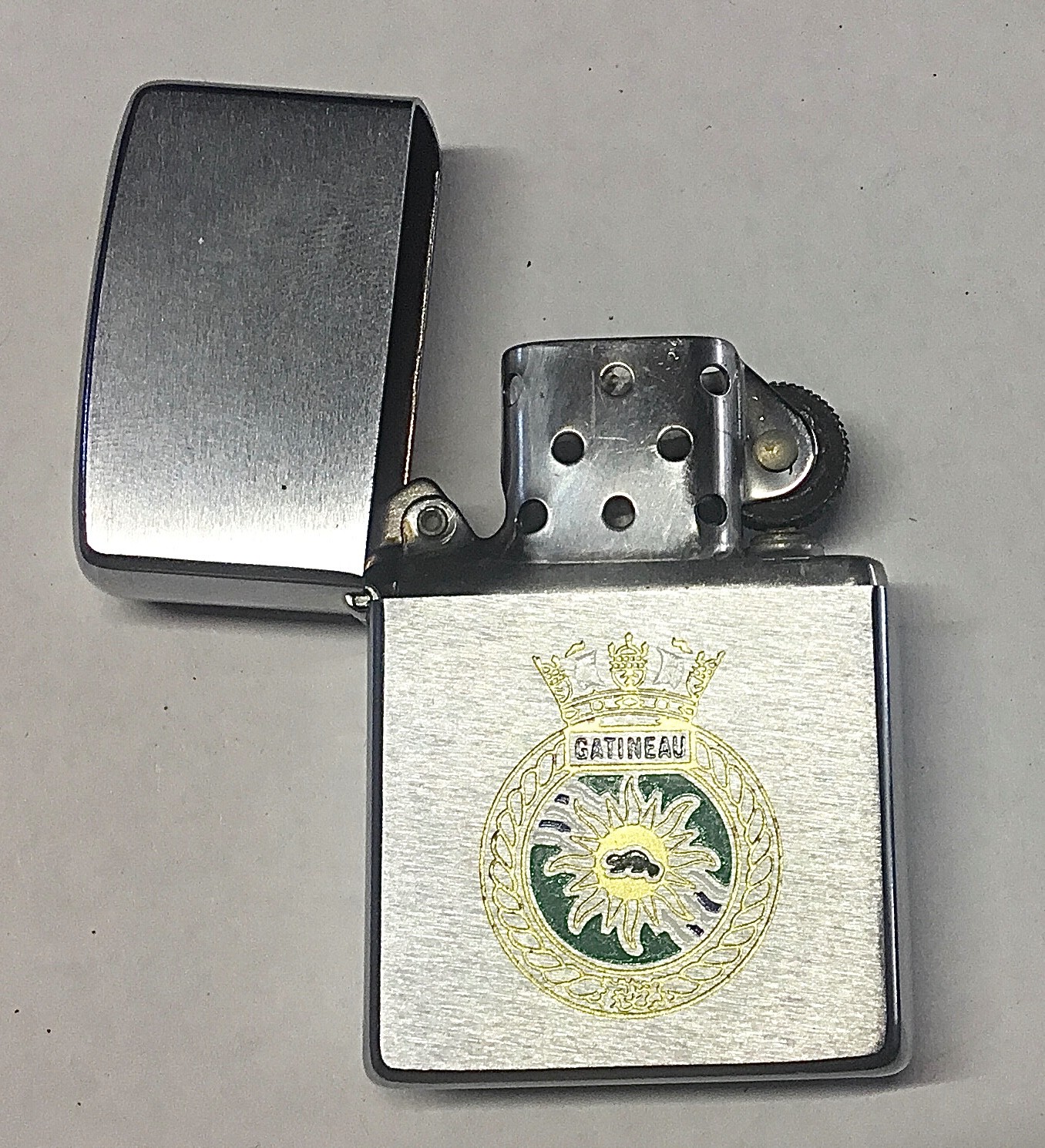 “HERO” NAVY CAPT JAMES F. KELLY 1967-85 CANADA GATINEAU ZIPPO LIGHTER ‘UNFIRED”