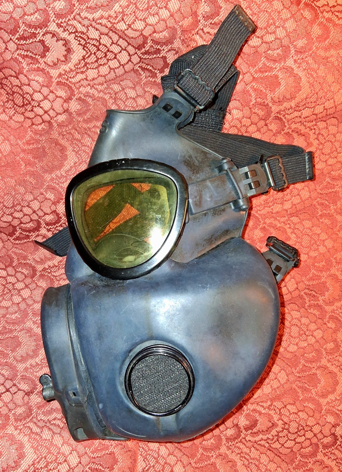 Vintage Vietnam Era US Military Field Gas Mask 