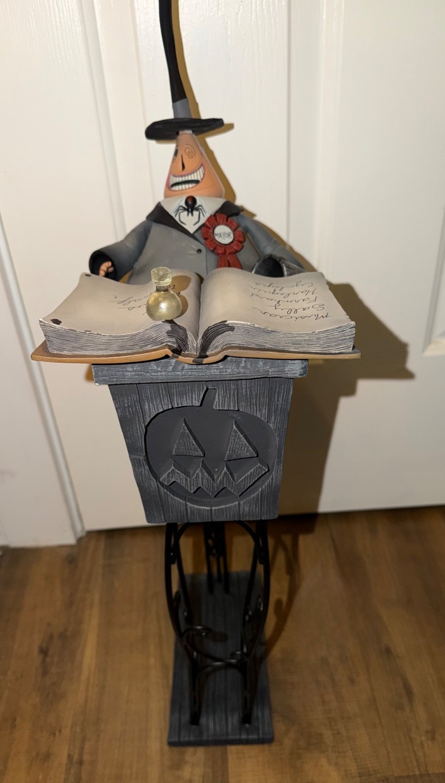 2004 NECA Disney Nightmare Before Christmas Mayor At Podium Resin Figurine